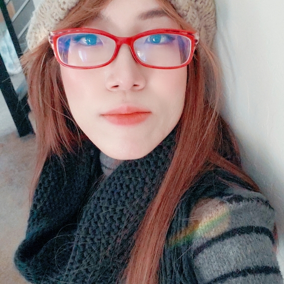 Meet your Posher, Kacey - Picture 2 of 4